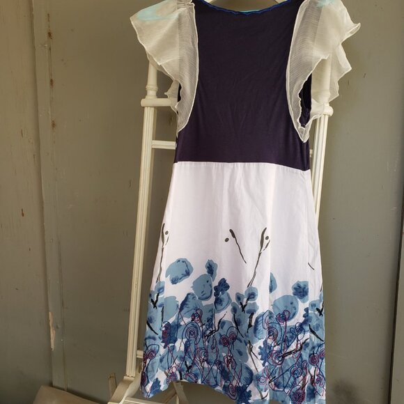 EUC AXYEH gorgeous well-made white / blue floral lined (S) - Picture 6 of 7